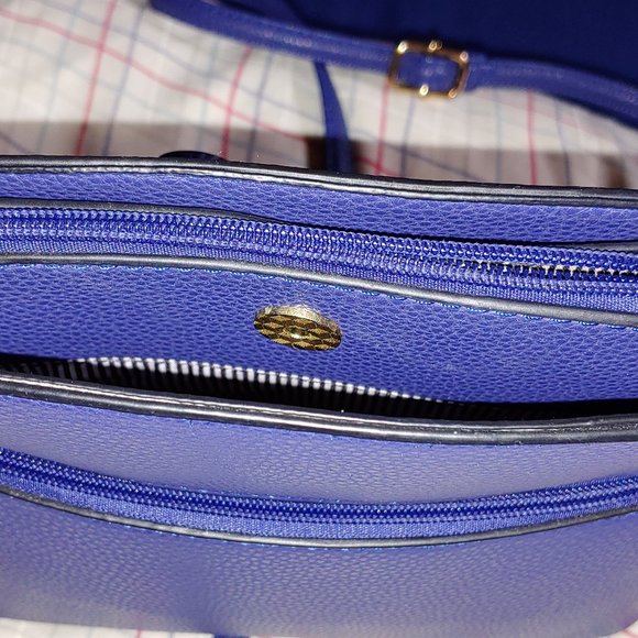 Crossbody Adjustable Purse  w/ Removable Strap  3 compartments   Blue - Picture 4 of 10
